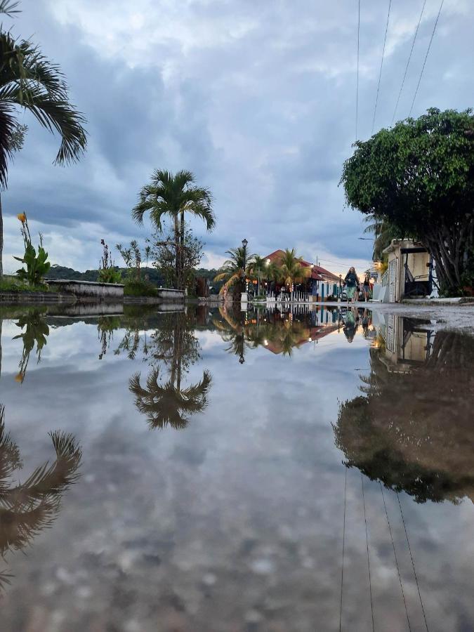 Hotel Colibri Peten Flores Exterior photo